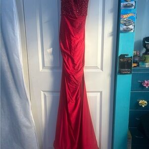 Elegant Red Spaghetti Strap Gown